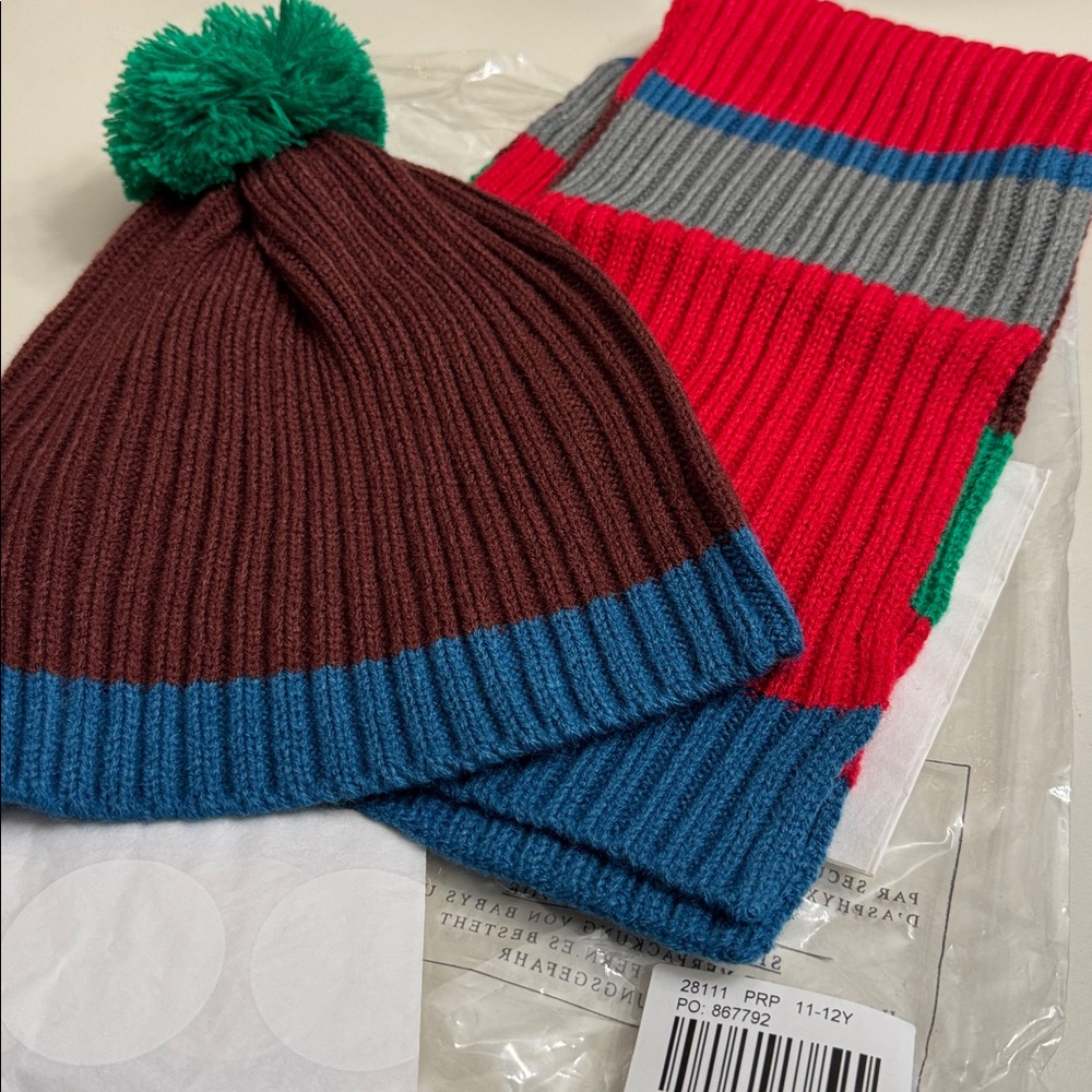 Mini Boden stripe hat and scarf set size 7-10Y or 11-12Y New in bag (price ea)